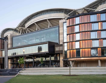 Oval Hotel at Adelaide Oval