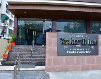 Click Hotel Yatharth Inn